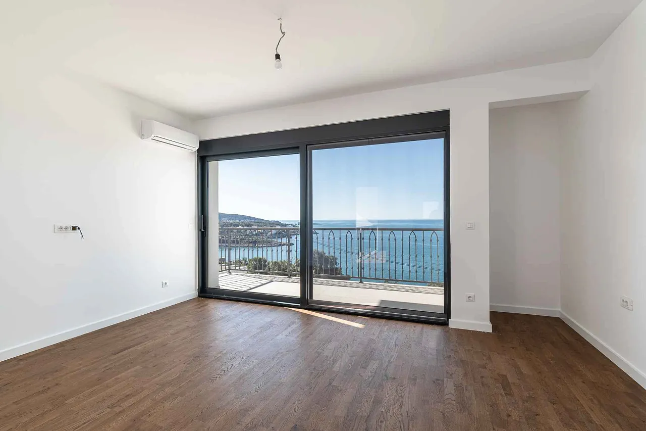  Two luxury villas in Utjeha, 250 m², with a garage
